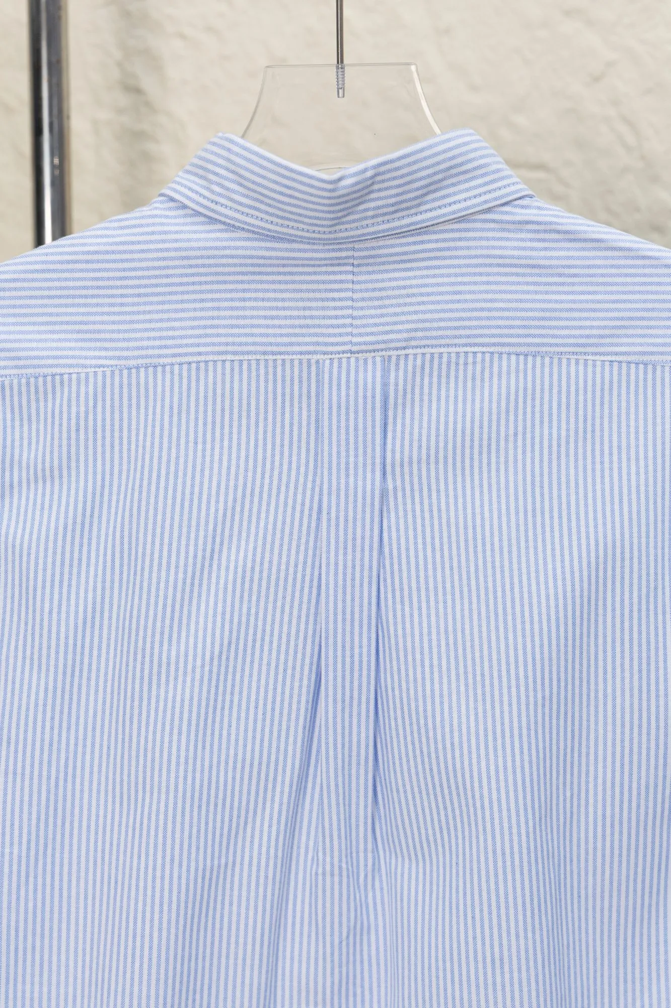 P230 Style number: JZ007 Rah Lauren striped small logo logo embroidered shirt, same style for men and women, complete with three labels, full set of packaging, official website details consistent, original pure cotton Oxford fabric material, ready-to-wear wash, skin-friendly and comfortable, classic and versatile, suitable for business and leisure, collar buttons, differentiated currency, all fabric accessories are original benchmarking, the details and craftsmanship are very good, color: gray blue, size: S M L XL